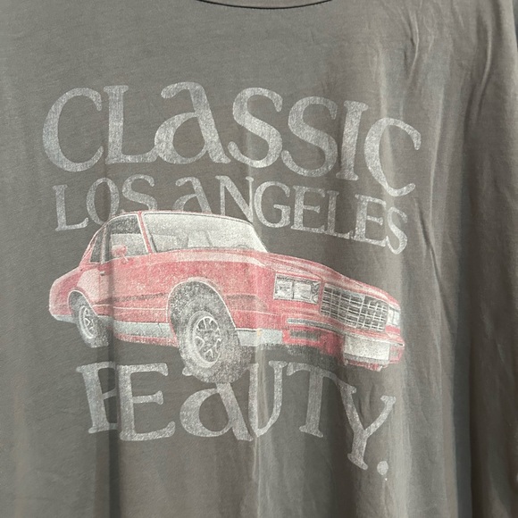 Classic Beauty Oversized Tee - Picture 5 of 7